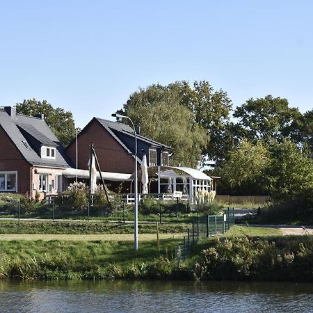 Pension Zur Schleuse Garni Am Elbe Luebeck - Kanal In Witzeeze Bagian luar foto