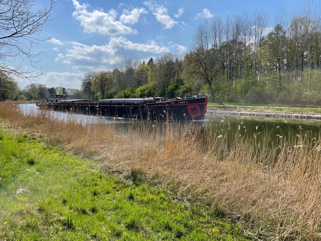 Pension Zur Schleuse Garni Am Elbe Luebeck - Kanal In Witzeeze Bagian luar foto