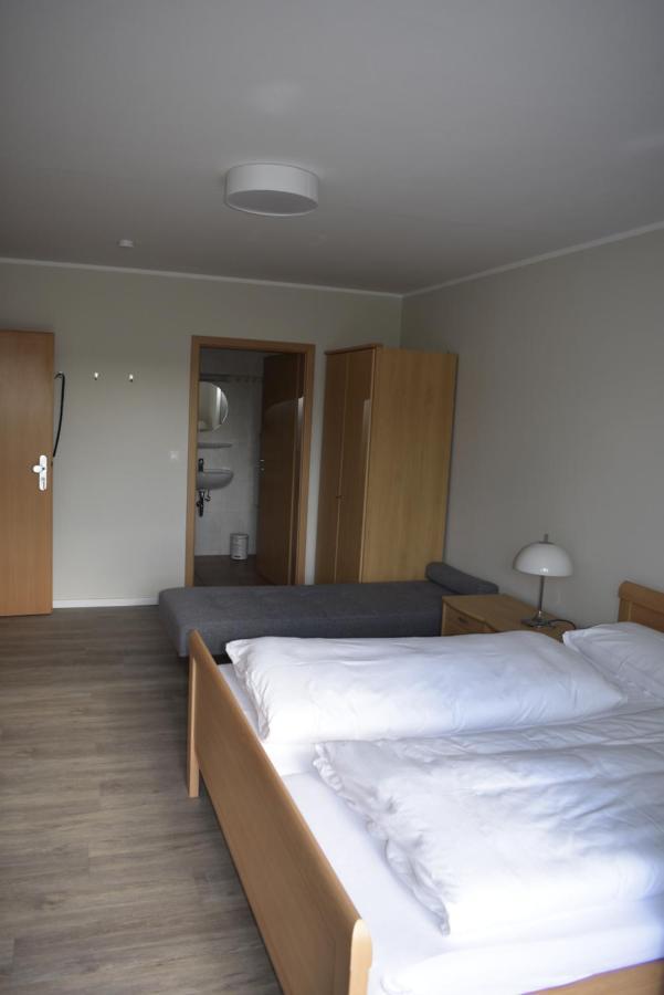 Pension Zur Schleuse Garni Am Elbe Luebeck - Kanal In Witzeeze Bagian luar foto