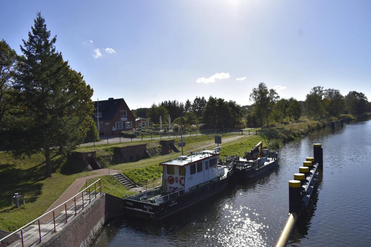 Pension Zur Schleuse Garni Am Elbe Luebeck - Kanal In Witzeeze Bagian luar foto
