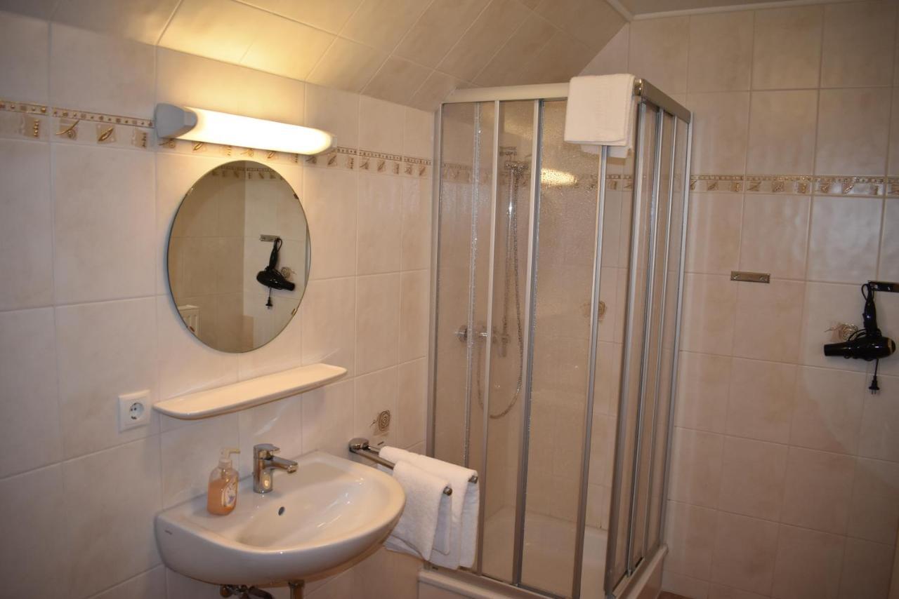 Pension Zur Schleuse Garni Am Elbe Luebeck - Kanal In Witzeeze Bagian luar foto