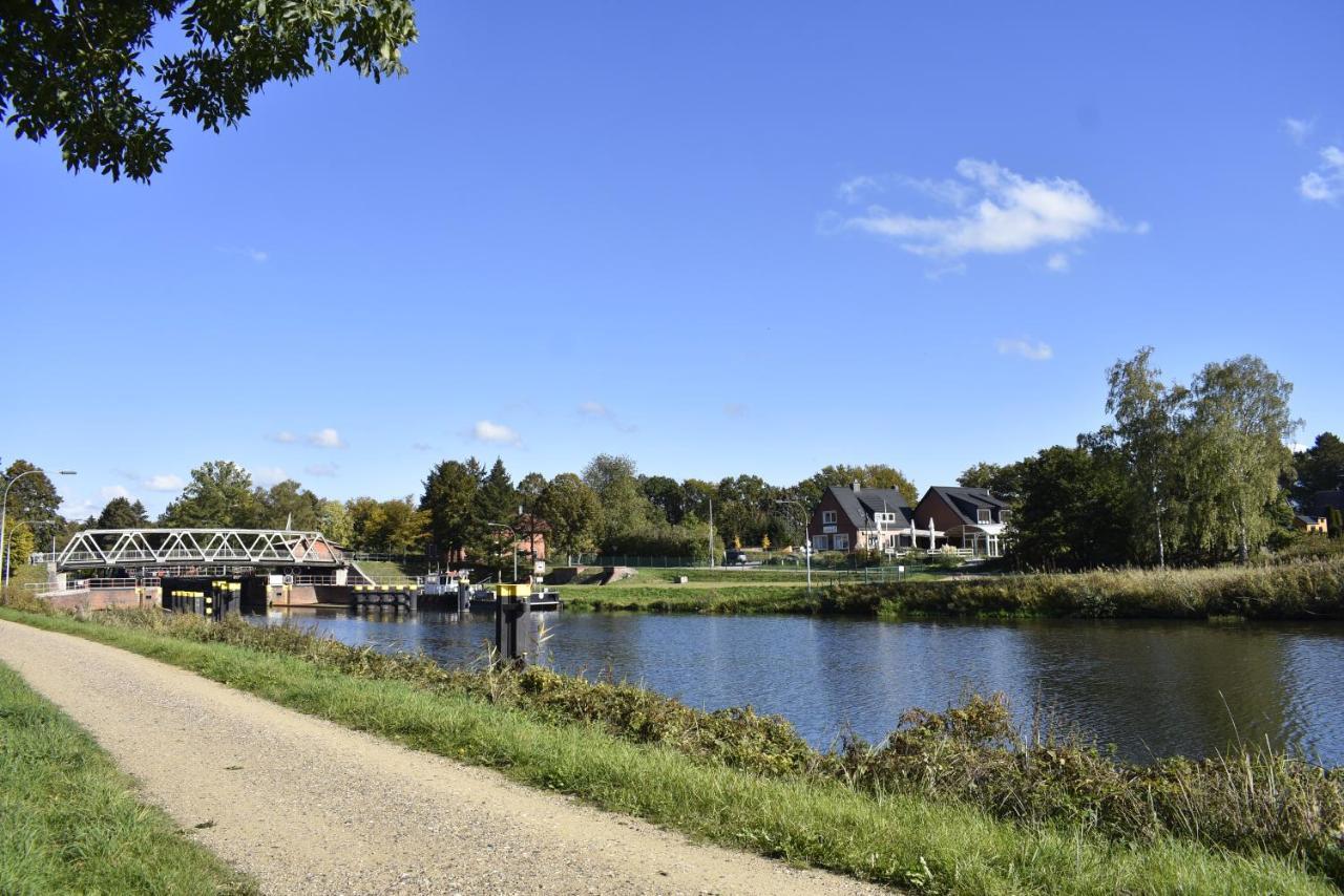 Pension Zur Schleuse Garni Am Elbe Luebeck - Kanal In Witzeeze Bagian luar foto