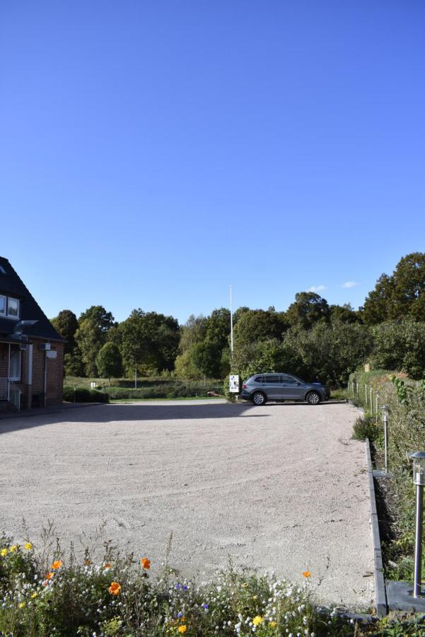 Pension Zur Schleuse Garni Am Elbe Luebeck - Kanal In Witzeeze Bagian luar foto