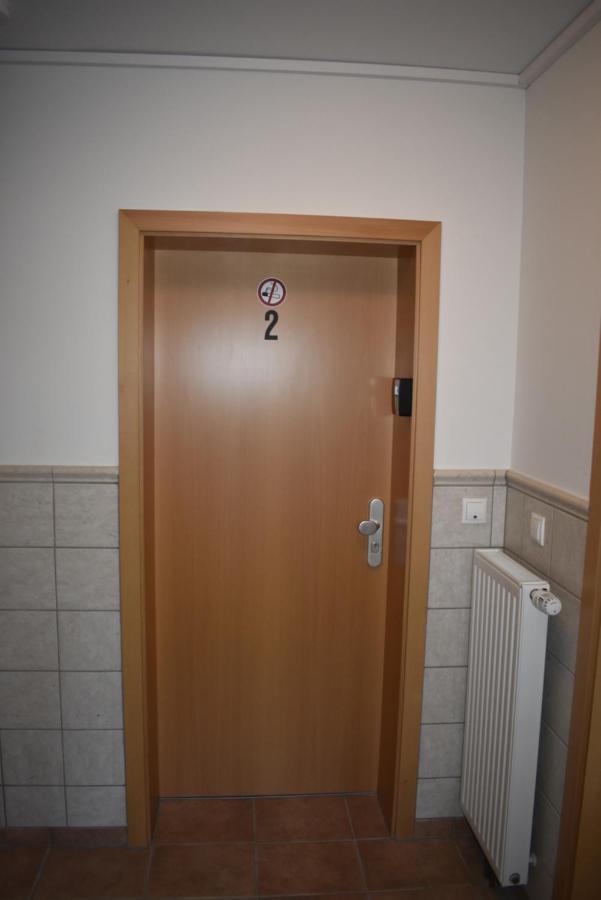 Pension Zur Schleuse Garni Am Elbe Luebeck - Kanal In Witzeeze Bagian luar foto